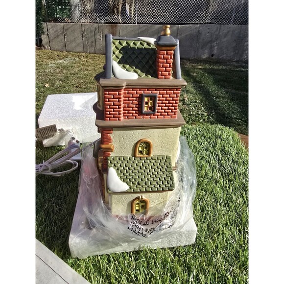 Vtg Town Square Collectibles WOODSIDE WATCH MAKER Christmas Village New In Box - Picture 6 of 10